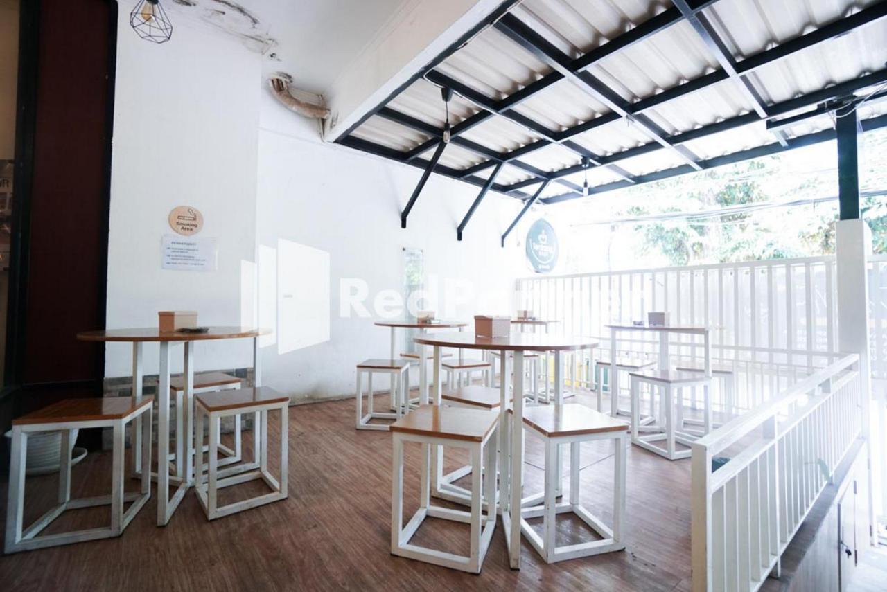 Eascot Hotel Mitra Reddoorz 雅加达 外观 照片