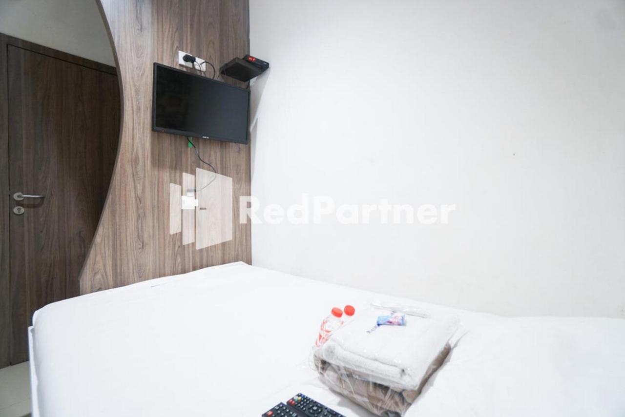 Eascot Hotel Mitra Reddoorz 雅加达 外观 照片