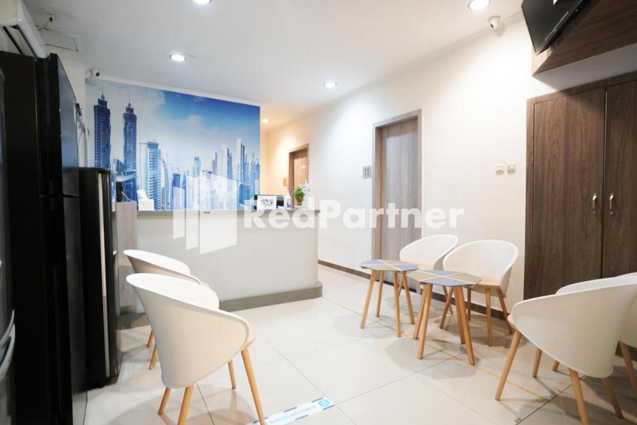 Eascot Hotel Mitra Reddoorz 雅加达 外观 照片
