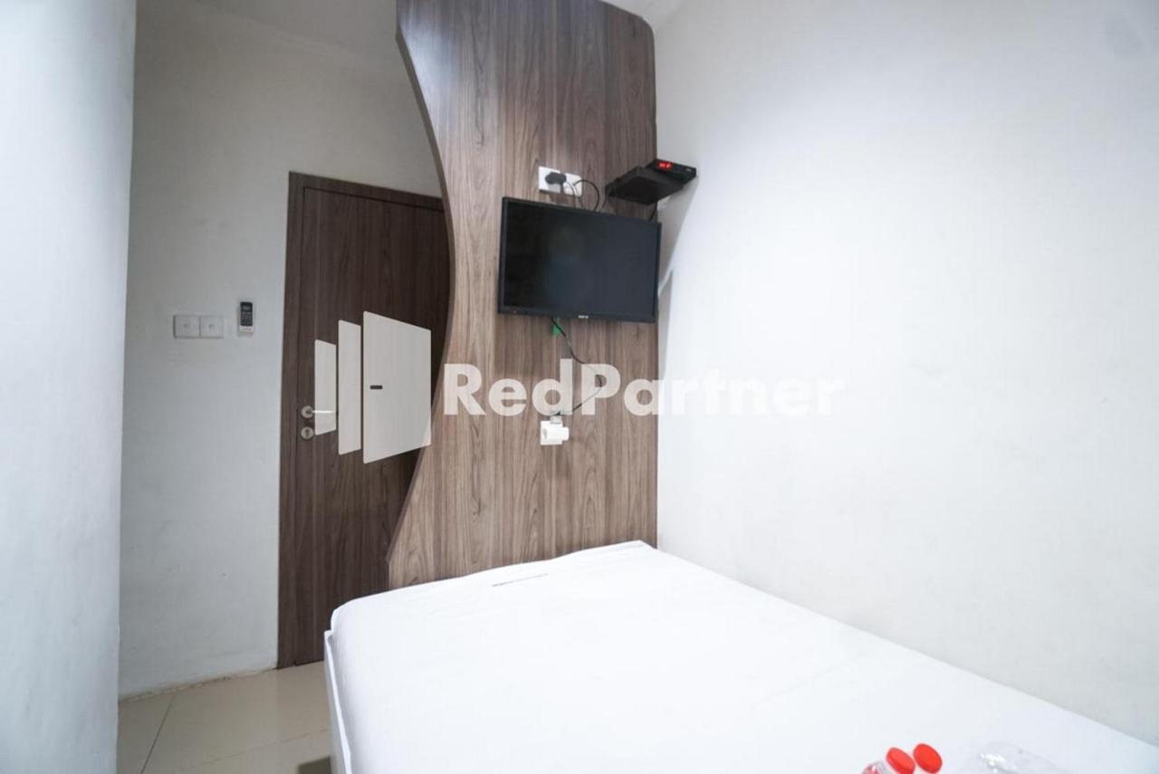Eascot Hotel Mitra Reddoorz 雅加达 外观 照片
