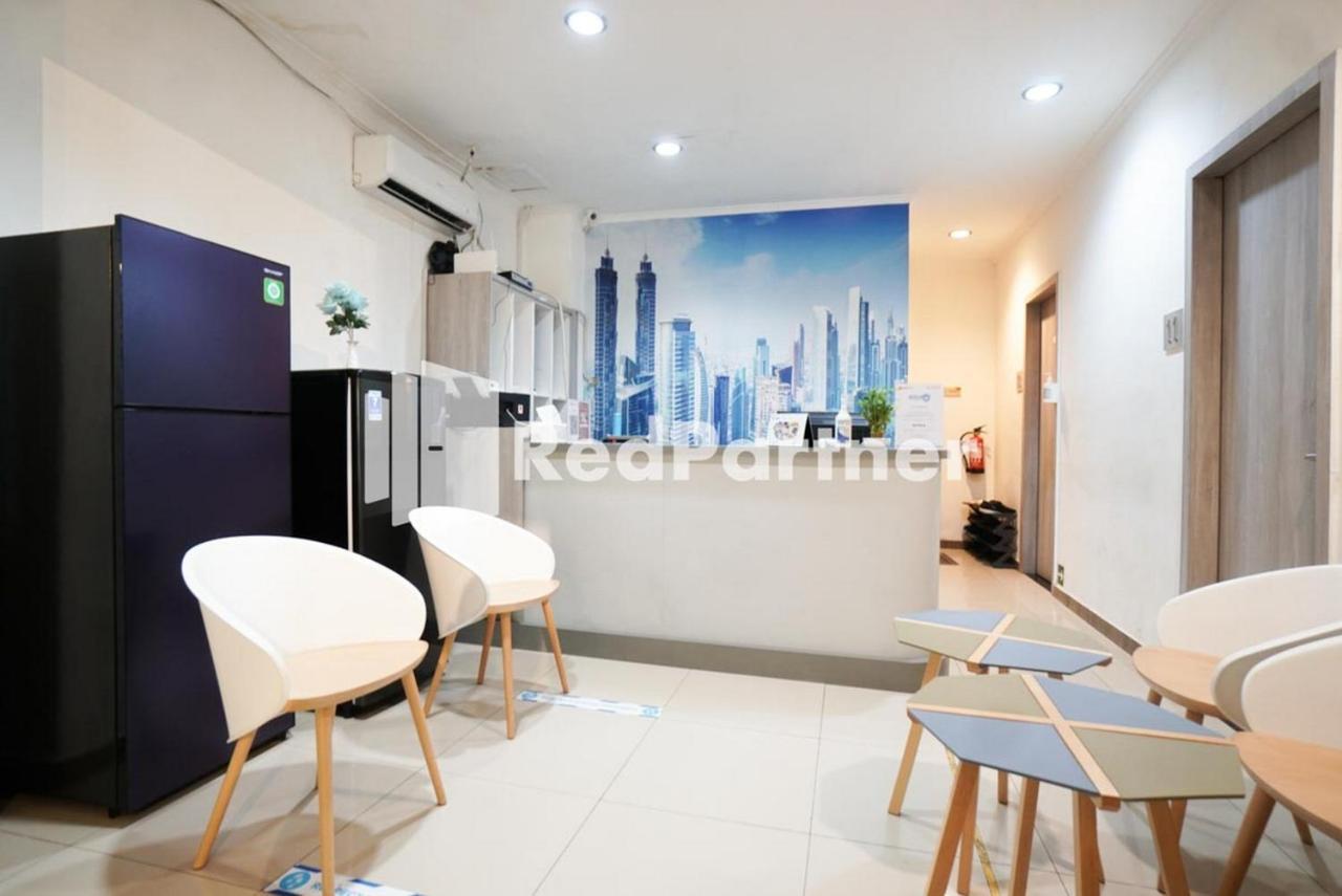 Eascot Hotel Mitra Reddoorz 雅加达 外观 照片