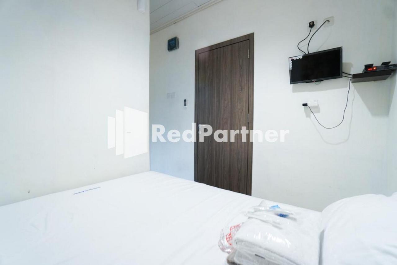 Eascot Hotel Mitra Reddoorz 雅加达 外观 照片