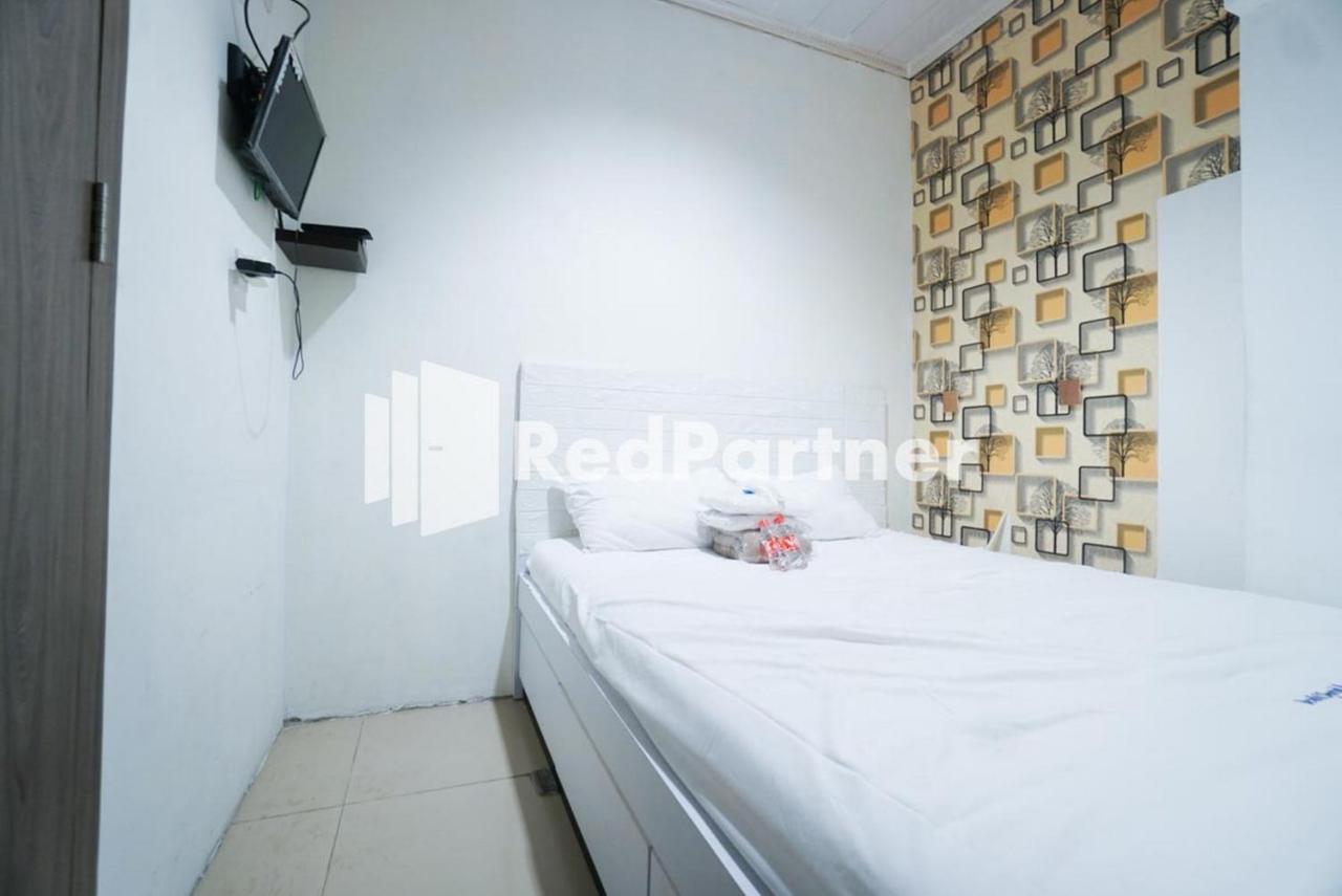 Eascot Hotel Mitra Reddoorz 雅加达 外观 照片