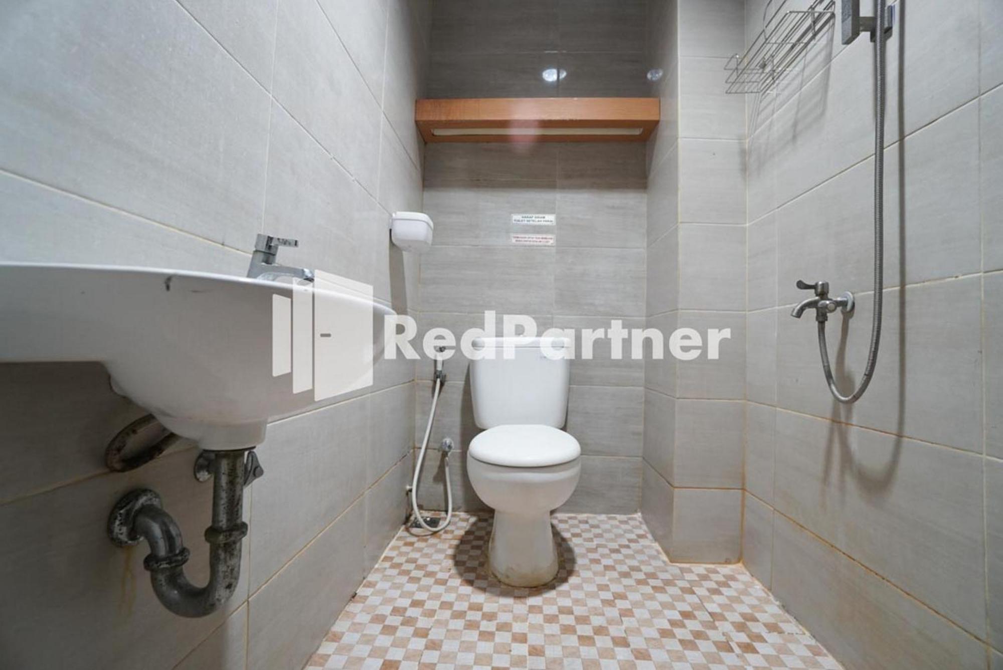 Eascot Hotel Mitra Reddoorz 雅加达 客房 照片