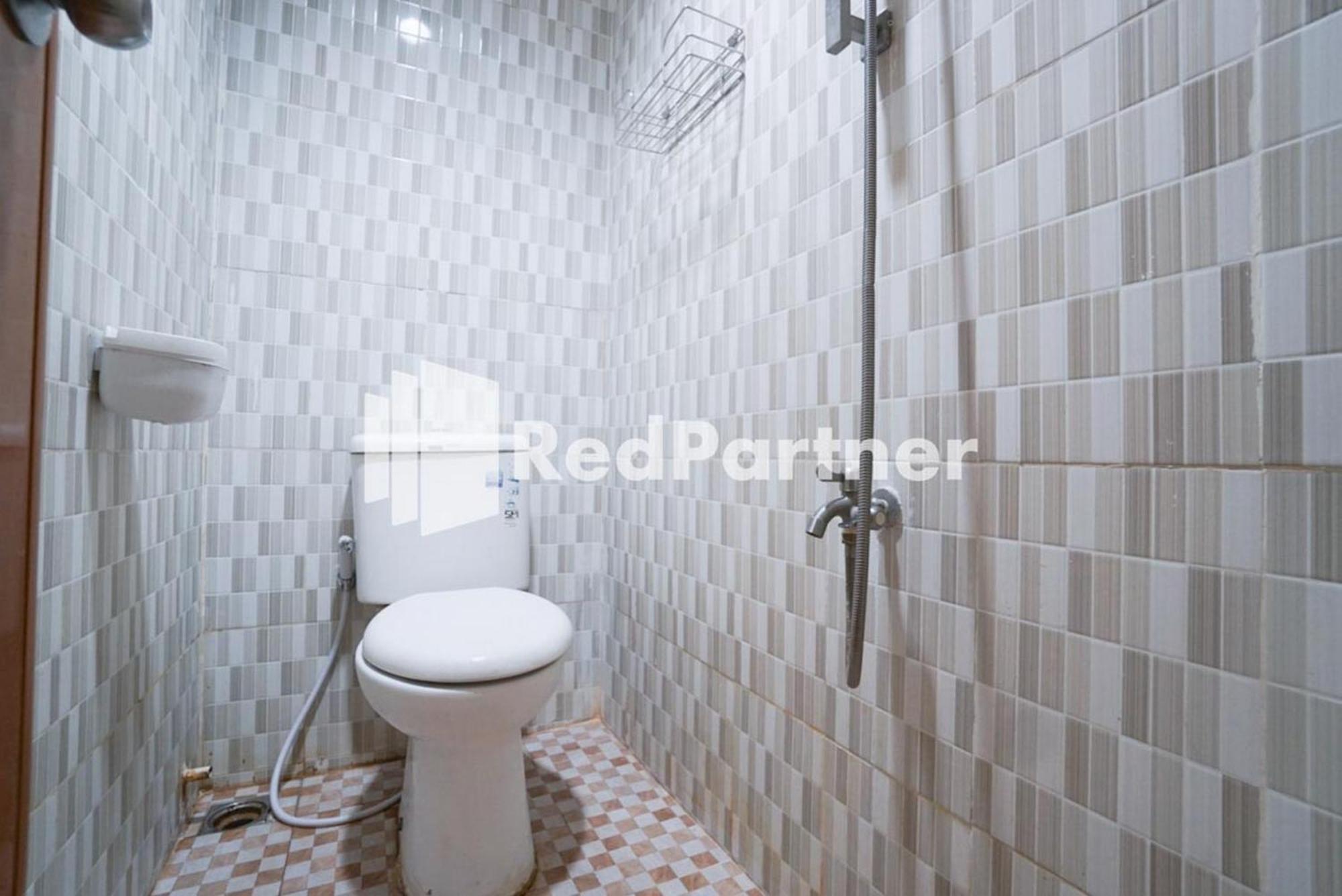 Eascot Hotel Mitra Reddoorz 雅加达 客房 照片